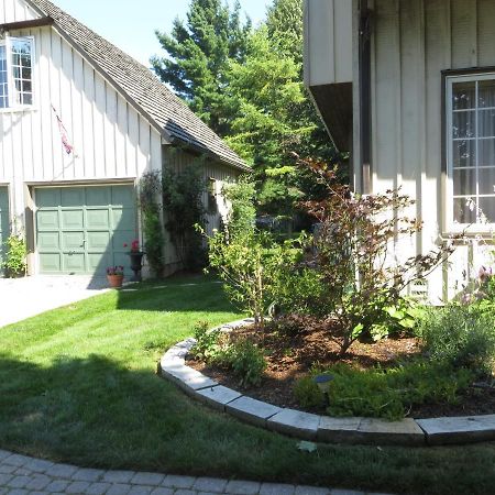 Cedar Gables Bed & Breakfast Niagara-on-the-Lake Ngoại thất bức ảnh