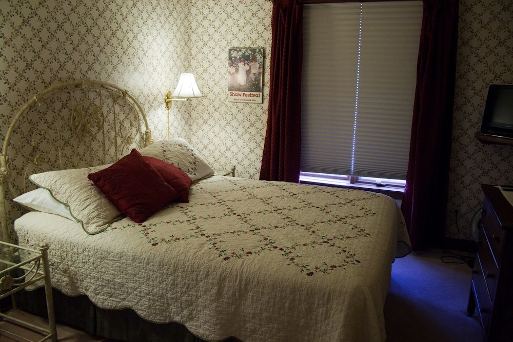 Cedar Gables Bed & Breakfast Niagara-on-the-Lake Ngoại thất bức ảnh
